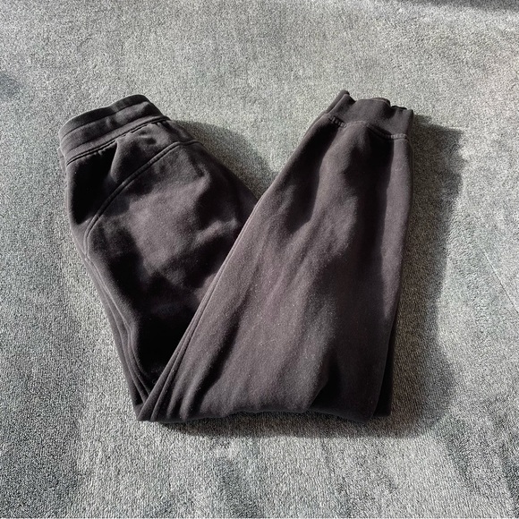 Lululemon Scuba Relaxed High-Rise Jogger
Black Size 4 - Picture 8 of 13